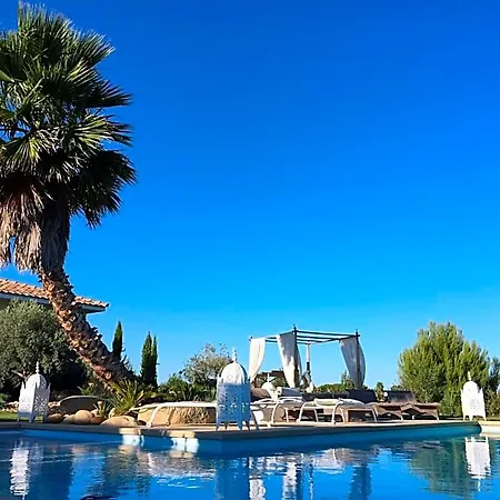 Escapades Lointaines Bed & Breakfast
