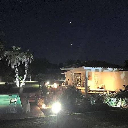 Escapades Lointaines Bed & Breakfast *