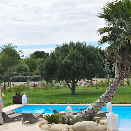 Escapades Lointaines Bed & Breakfast *