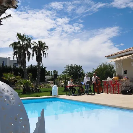 Escapades Lointaines Bed & Breakfast