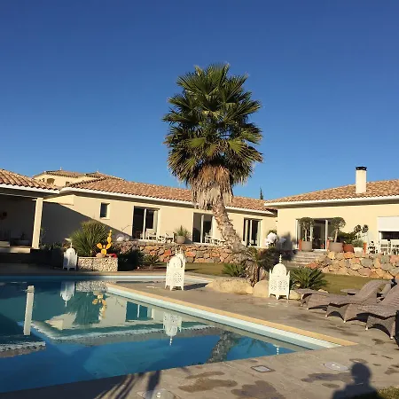 Escapades Lointaines Bed & Breakfast *