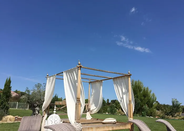 Escapades Lointaines Bed & Breakfast