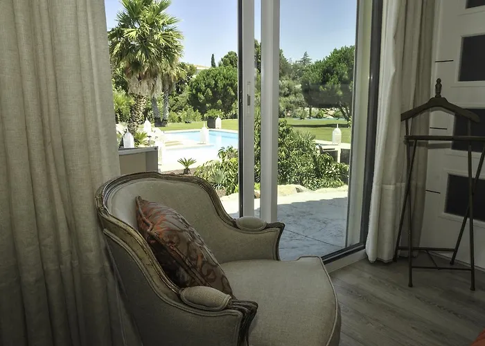 Escapades Lointaines Bed & Breakfast *