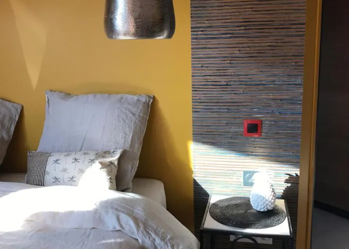 Bed & Breakfast Escapades Lointaines *